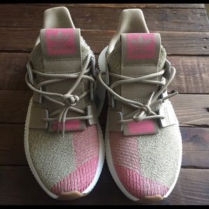 Brand New Adidas size 7 pink and tan Prophere
